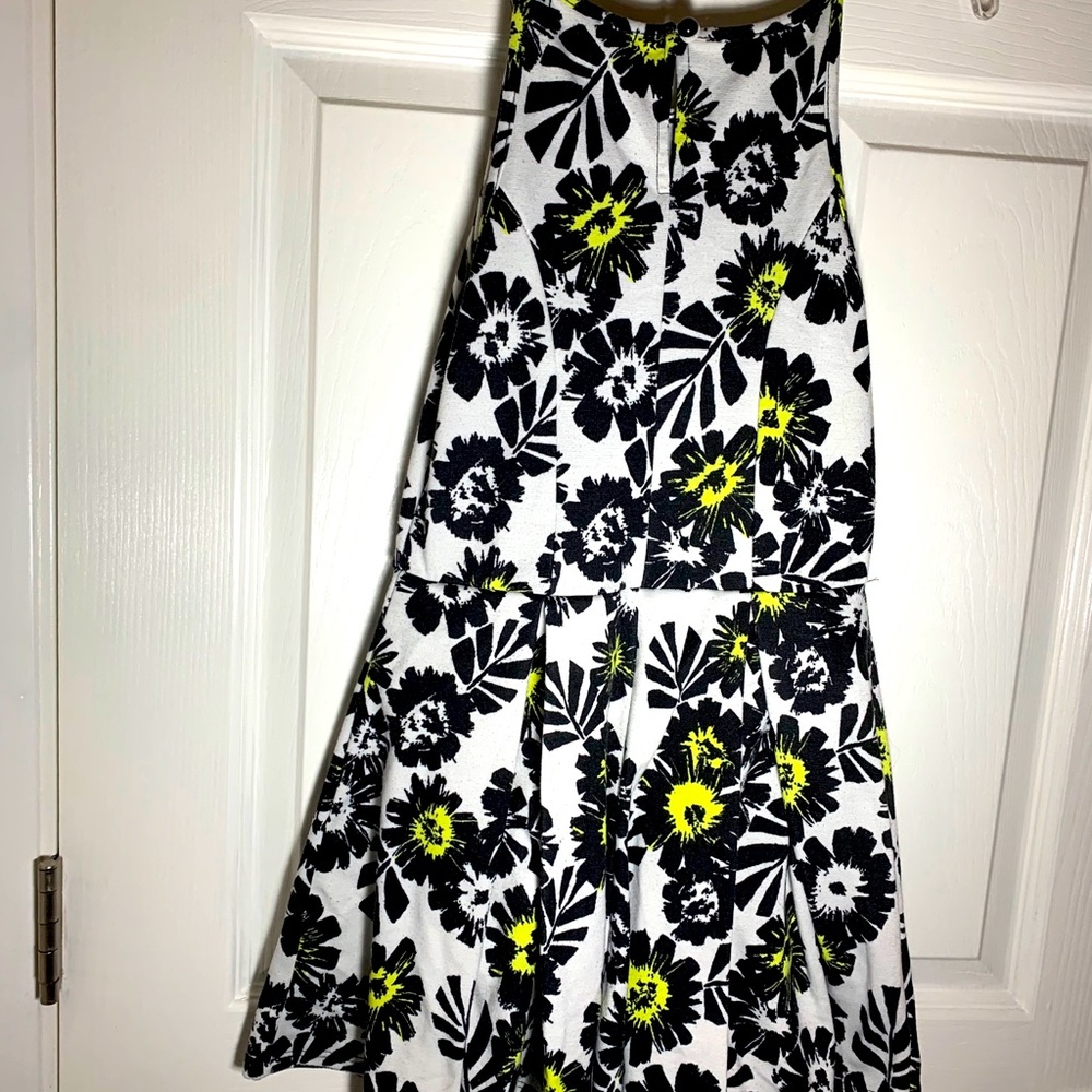 Cute daisy romper